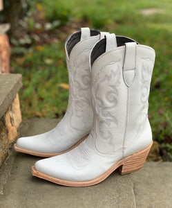 Blanco Boots