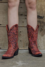 Load image into Gallery viewer, Vintage Rojo Boots
